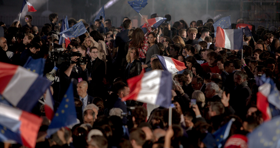 Ο Μακρόν νίκησε, αλλά δεν έχει μήνα του μέλιτος