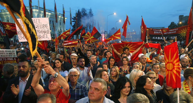Η Δύση πιέζει για λύση