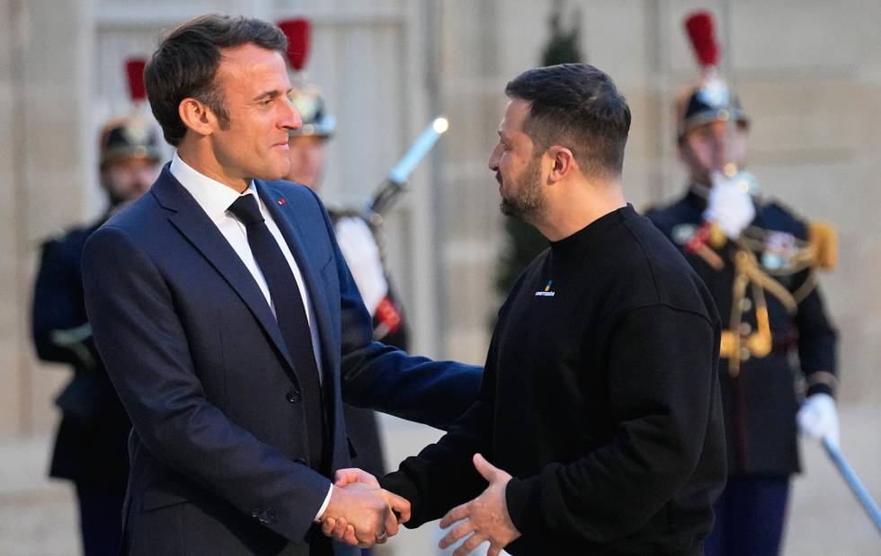 Στο Λονδίνο ο Ζελένσκι, νέα στρατιωτική βοήθεια από τη Γαλλία