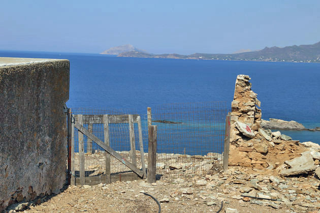 Ετοιμες να αποκαταστήσουν την ιστορική μνήμη οι… μπουλντόζες