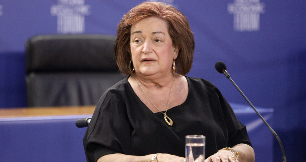 Δεν είδε και δεν άκουσε προτάσεις!
