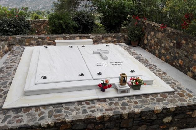 Σε λαϊκό προσκύνημα η σορός του Κωνσταντίνου Μητσοτάκη