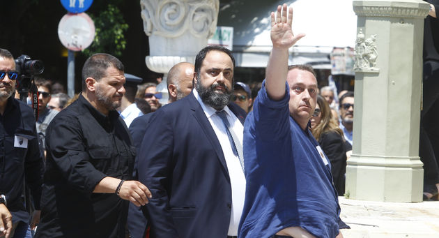 Στην τρικυμία με…  βάρκα μια συμφωνία