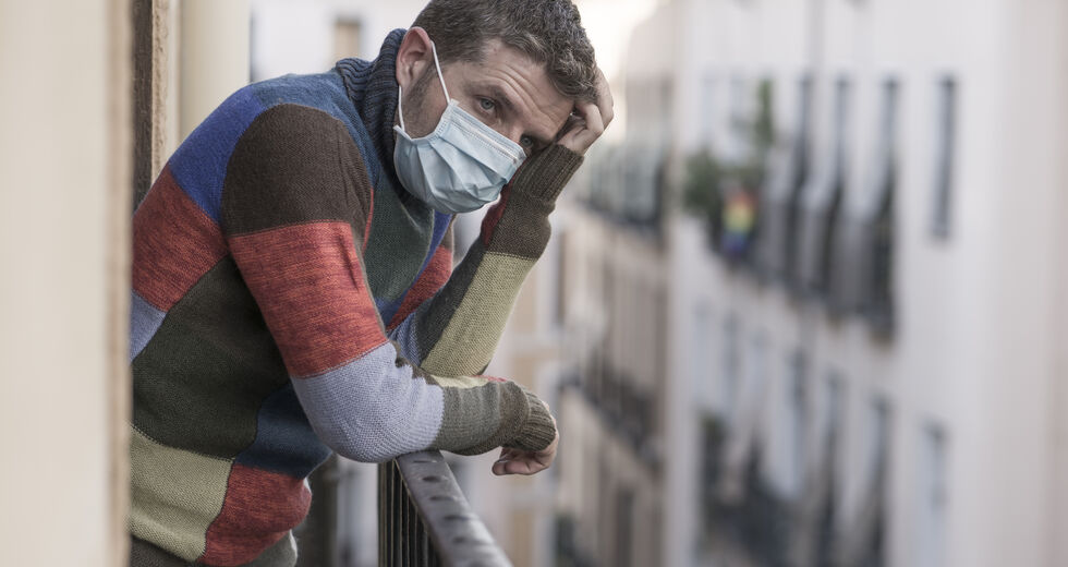 Μάθηση, εργασία, επικοινωνία μπροστά σε μια οθόνη