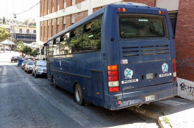 ΜΑΤ στο δημοτικό συμβούλιο της Λαμίας