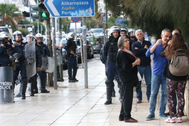 Ηράκλειο: Ένταση και ΜΑΤ ξανά στο πάρκο Γεωργιάδη
