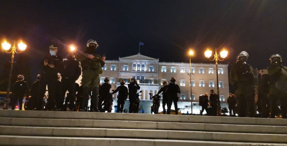 Κυβερνητική δυσανεξία στις διαμαρτυρίες: Διέλυσαν σε λίγα λεπτά τη συγκέντρωση για Κουφοντίνα