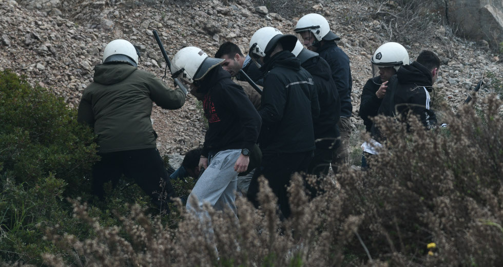 Οι εικόνες της ντροπής από την επέλαση των ΜΑΤ