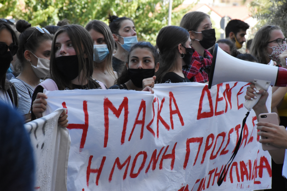 Χειρότερα και από ισοβίτες αντιμετωπίζει η Κεραμέως τους καταληψίες