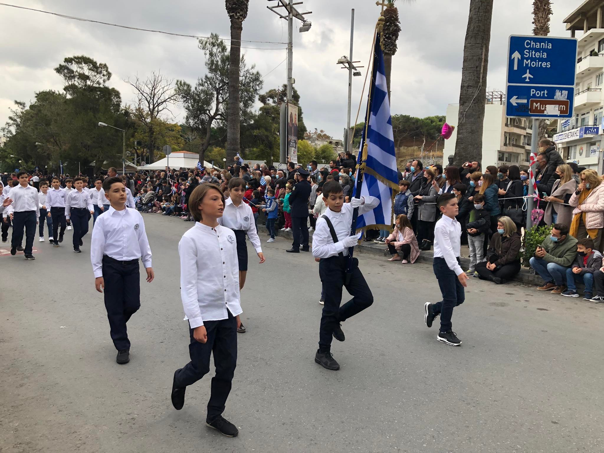 Με παρελάσεις και μέτρα τιμήθηκε στην Κρήτη η επέτειος της 28ης Οκτωβρίου