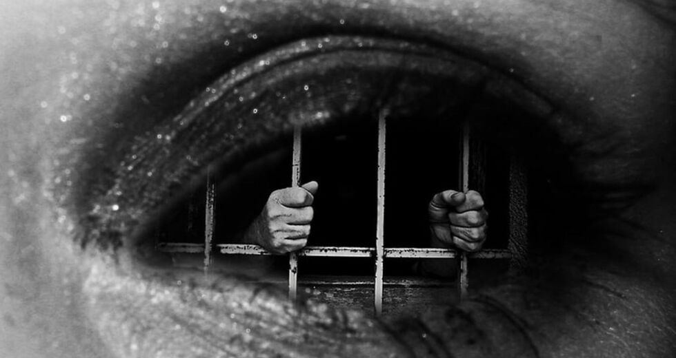 Κάνουν τους ψυχικά ασθενείς πελάτες των ιδιωτικών κλινικών (και) χωρίς τη θέλησή τους