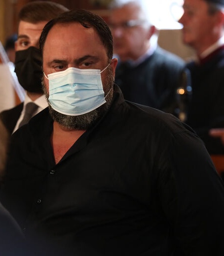 Κλαίνε τα σήμαντρα κι οι φίλοι σου κλαίνε… και τραγουδούνε