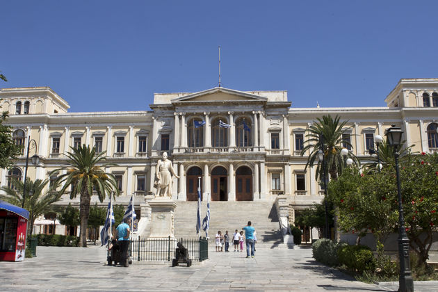 Το ανάκτορο της Ερμούπολης