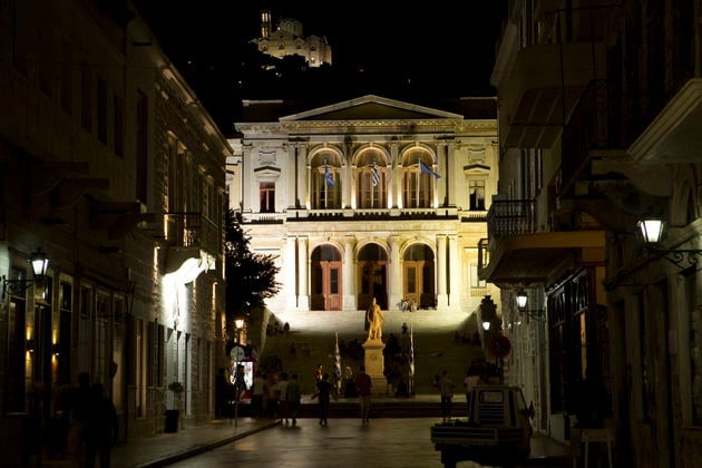 Το ανάκτορο της Ερμούπολης