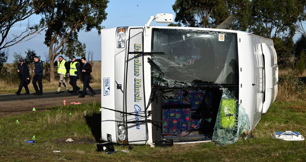 Δεκάδες μαθητές τραυματίες στη Μελβούρνη από σύγκρουση σχολικού με φορτηγό