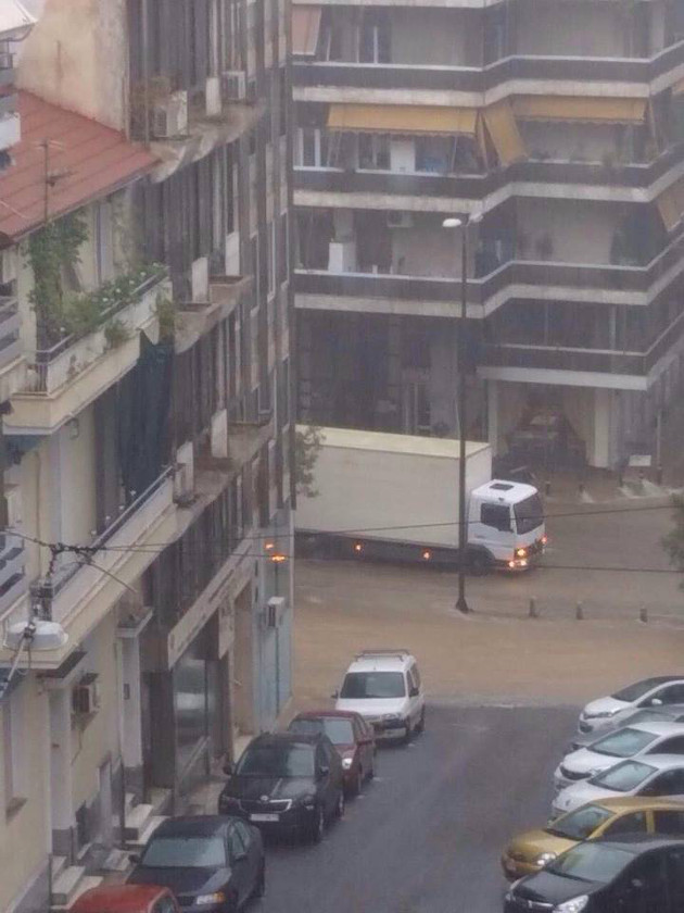 Σφοδρή καταιγίδα έπληξε την Αττική
