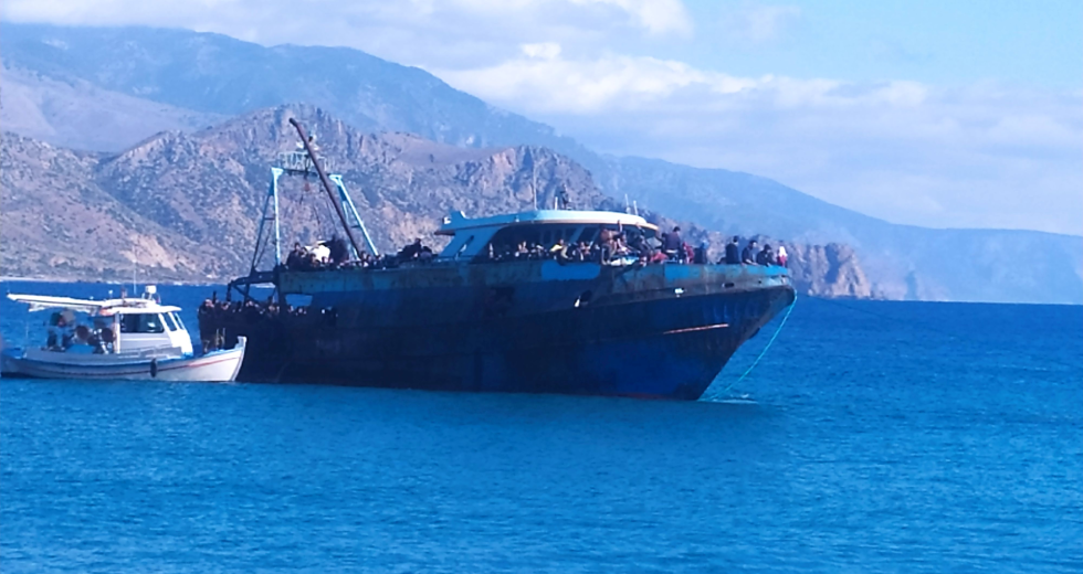 Σώοι στην Παλαιόχωρα οι εκατοντάδες πρόσφυγες