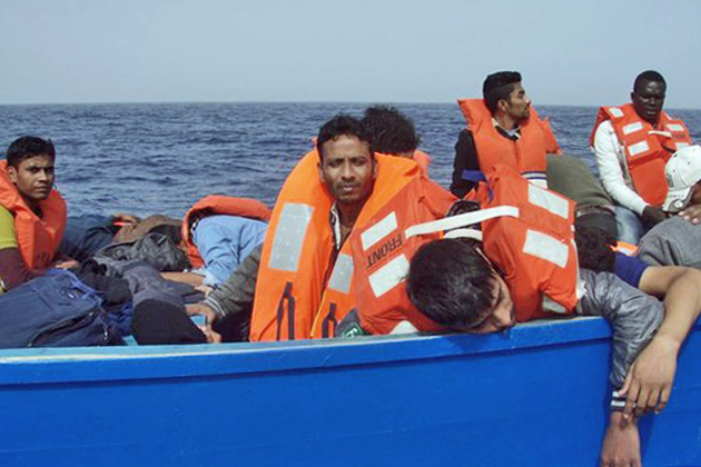 «Αγοράζοντας έναν μετανάστη-σκλάβο στη Λιβύη σού δίνουν και χαρτί…»