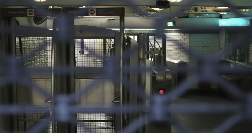 Χάος στις μετακινήσεις για δεύτερη μέρα στη Γαλλία