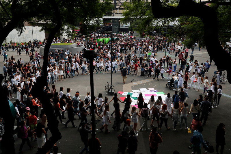 Οργή γυναικών στο Μεξικό μετά από καταγγελίες για βιασμούς εφήβων από αστυνομικούς