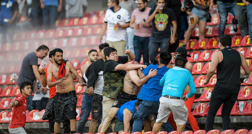 Θλιβερά επεισόδια χούλιγκαν στο Μεξικό με νεκρούς και τραυματίες [εικόνες + βίντεο]