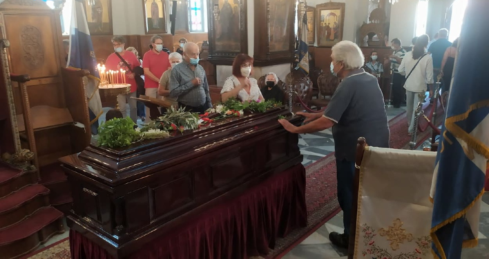 Στην αγκαλιά της Κρήτης ο Μίκης Θεοδωράκης