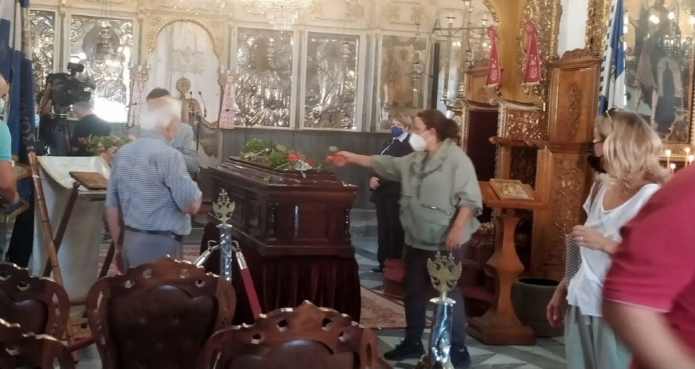 Στην αγκαλιά της Κρήτης ο Μίκης Θεοδωράκης
