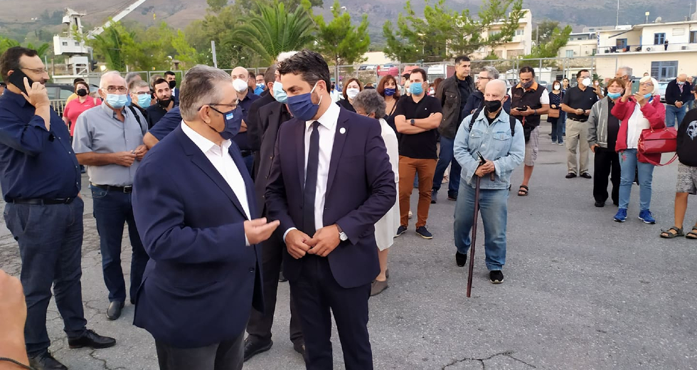 Στην αγκαλιά της Κρήτης ο Μίκης Θεοδωράκης
