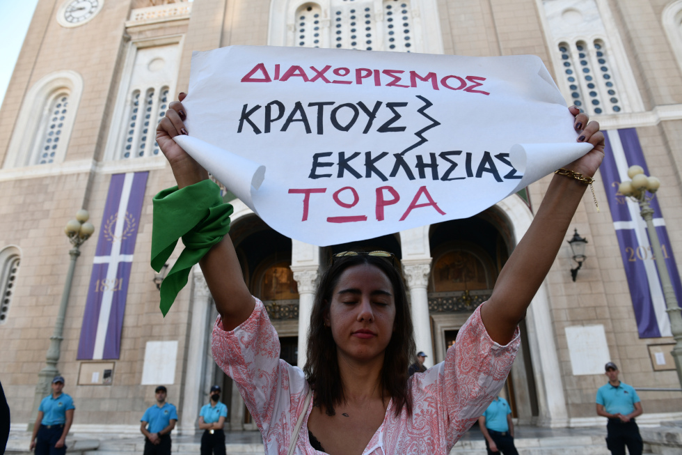 «Δικό μου το σώμα»: Δυναμική διαμαρτυρία γυναικών στη Μητρόπολη