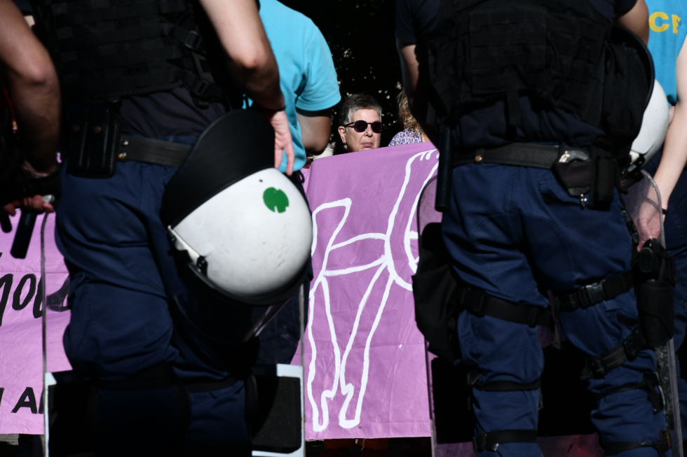 «Δικό μου το σώμα»: Δυναμική διαμαρτυρία γυναικών στη Μητρόπολη