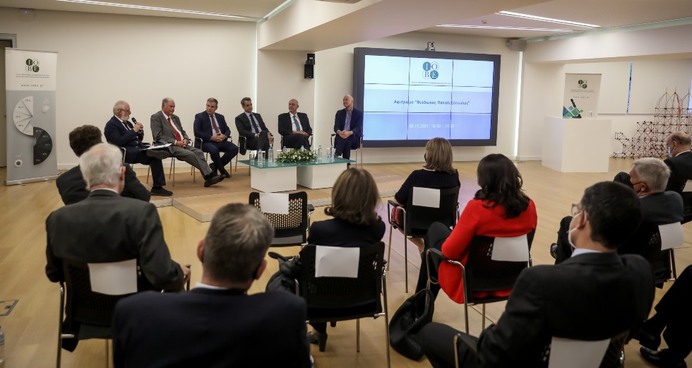 Ευχολόγια και αόριστες υποσχέσεις ξανά από Μητσοτάκη
