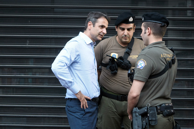 Αντιπαράθεση για την επίσκεψη Μητσοτάκη στο κέντρο της Αθήνας