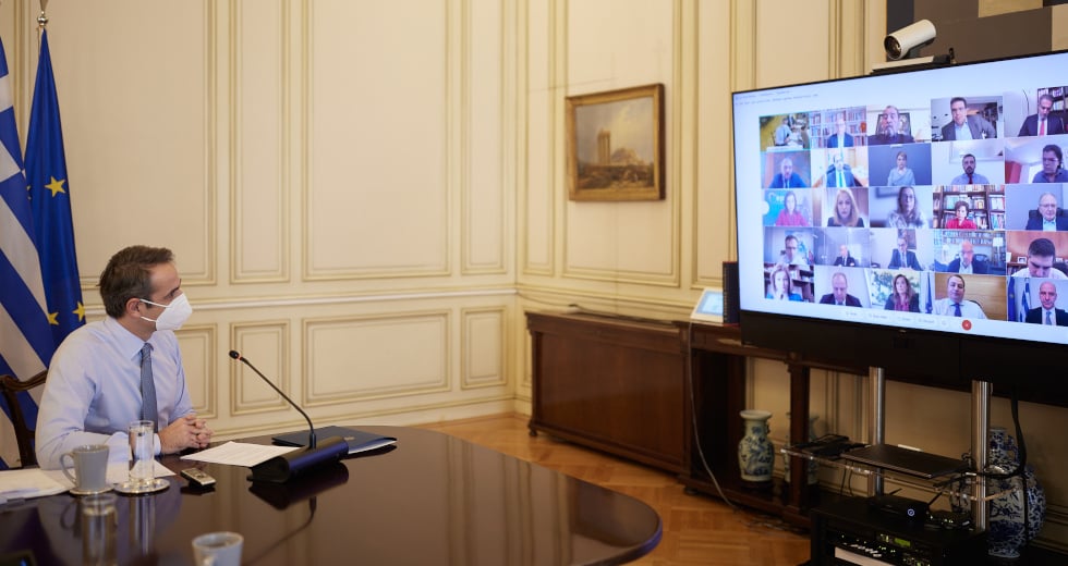 Μοιράζουν υποσχέσεις και τάζουν παρεμβάσεις μετά το μπάχαλο