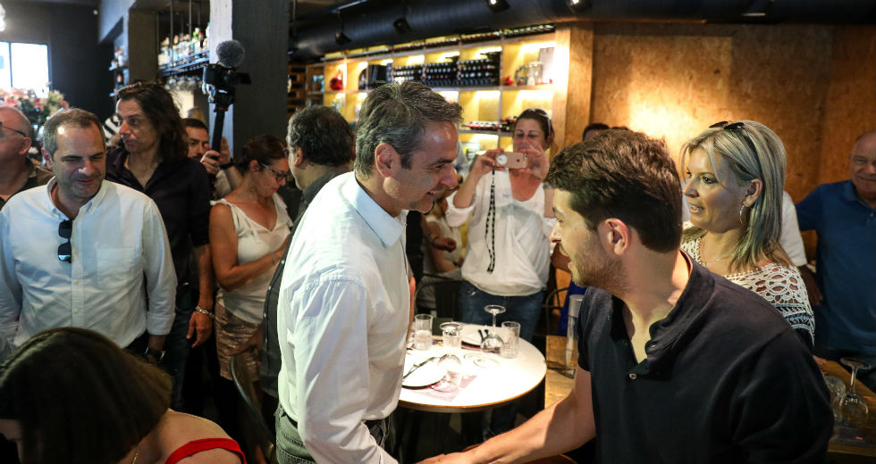 Γεύμα με δημοσιογράφους για τους πολιτικούς αρχηγούς
