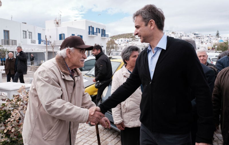 Στην Πάρο και στη Νάξο… με υποσχέσεις για φοροελαφρύνσεις