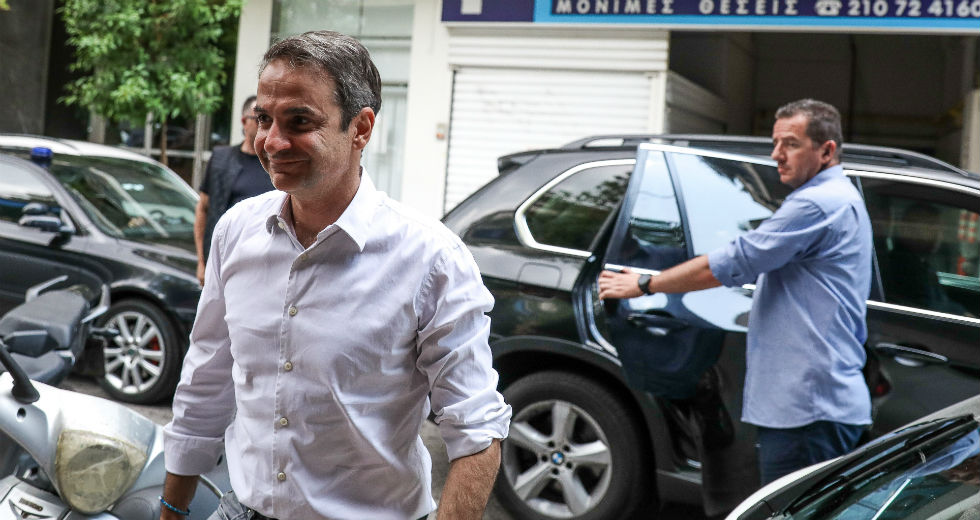 Γεύμα με δημοσιογράφους για τους πολιτικούς αρχηγούς