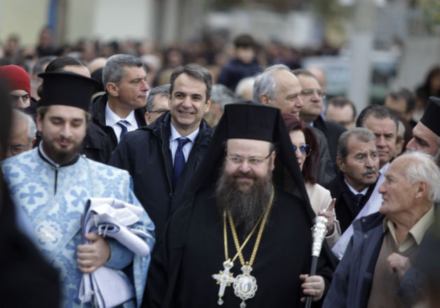 Μηνύματα της πολιτικής ηγεσίας από τον αγιασμό των υδάτων