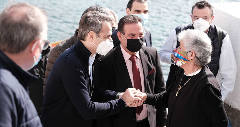 Νέα πρόκληση Μητσοτάκη το «πρόχειρο» κορονογλέντι στην Ικαρία