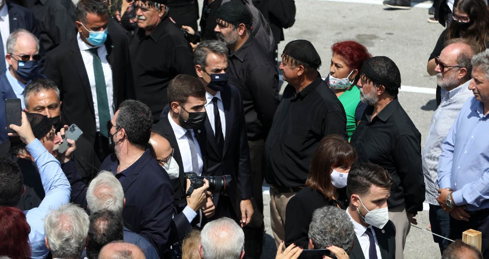Στην αγκαλιά της Κρήτης ο Μίκης Θεοδωράκης