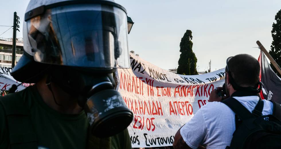 ΜΑΤ κατά διαδηλωτών στην πορεία αλληλεγγύης στον Γ. Μιχαηλίδη