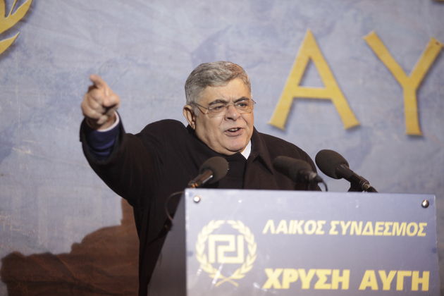 Το καταστατικό πνίγει τη Χρυσή Αυγή