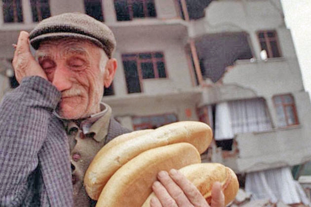 Η μηχανική του φόβου σταθερά στην υπηρεσία τού «Ναι σε όλα»