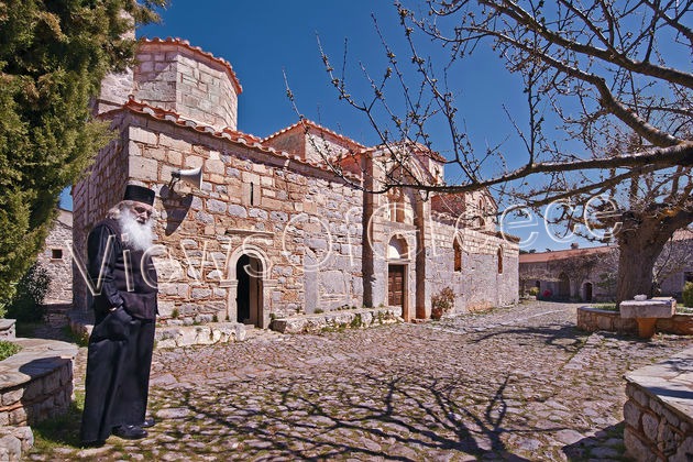 Πάσχα σε μοναστήρια και ξωκλήσια