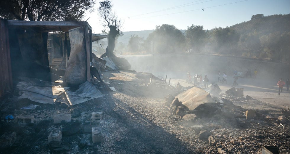 Εικόνες καταστροφής και απελπισίας στη Μόρια