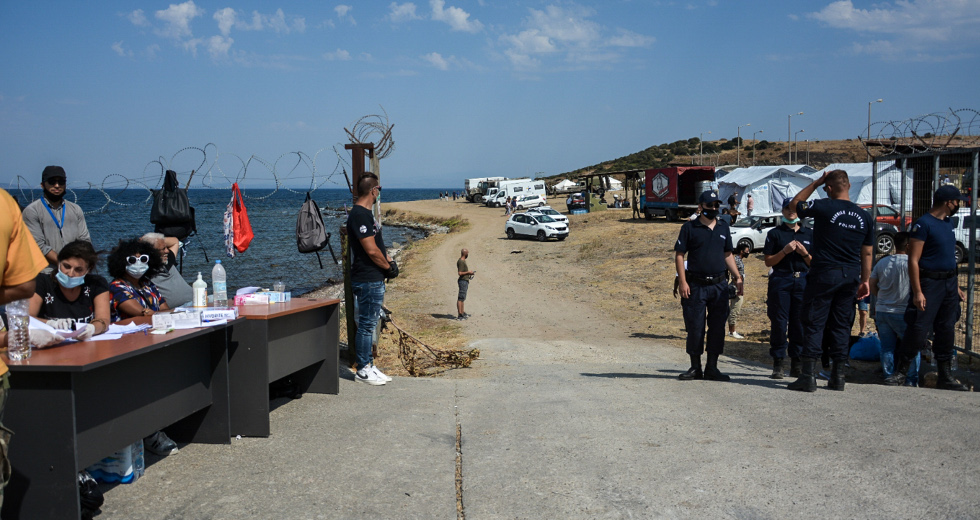 Νέα πορεία διαμαρτυρίας στη Λέσβο, ενισχύουν τις δυνάμεις καταστολής