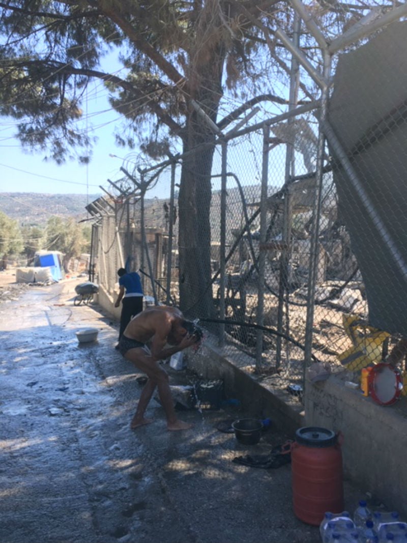 Οδοιπορικό της «Εφ.Συν.» στα καμένα της Μόριας