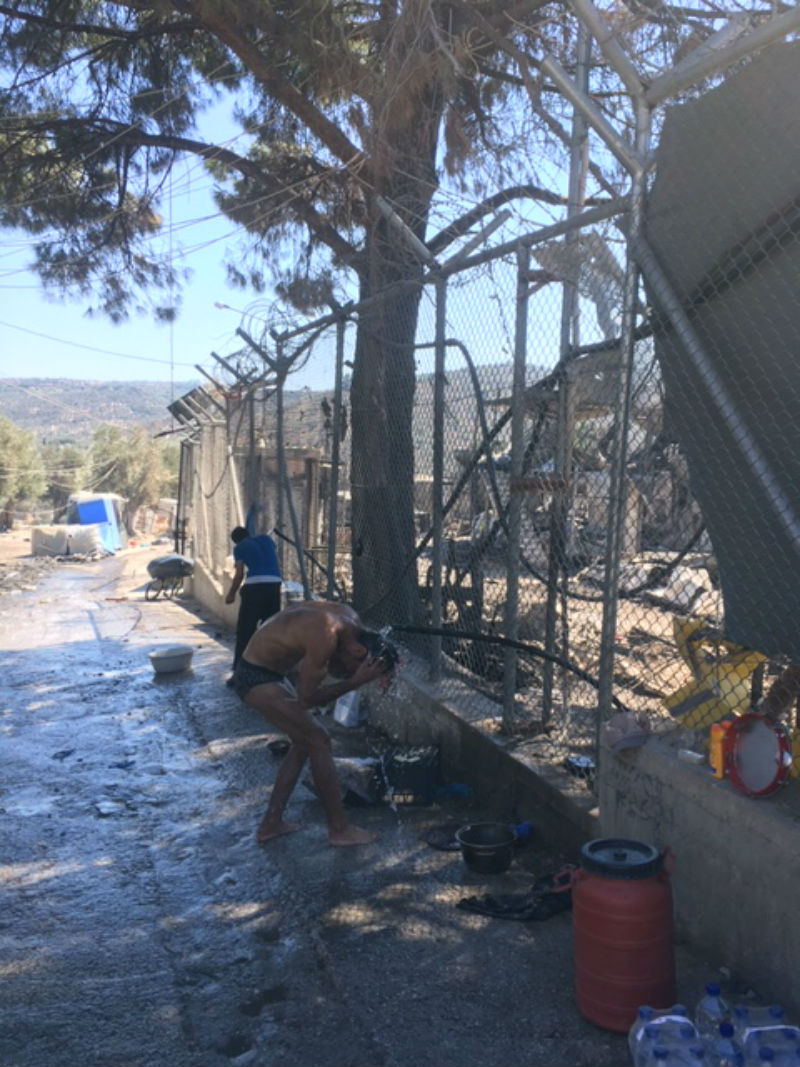 Νέα φωτιά στη Μόρια – Χωρίς φαγητό και νερό πολύς κόσμος