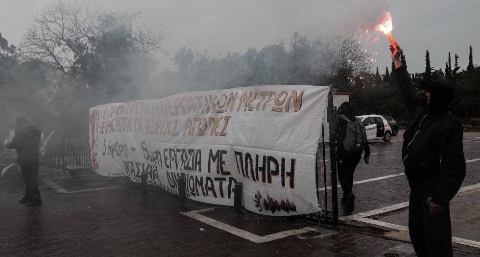 Φωτορεπορτάζ από την πορεία ντελίβερι και κούριερ στην Αθήνα