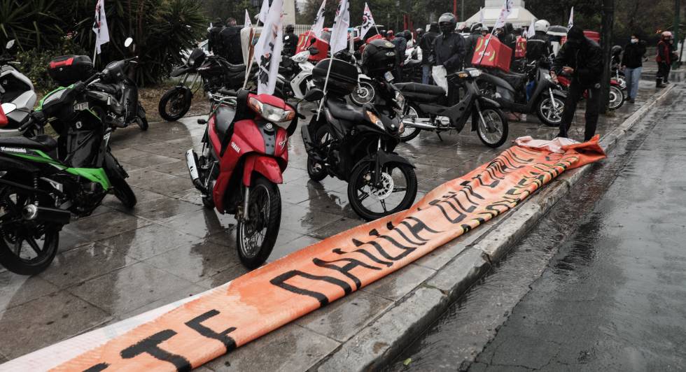 Φωτορεπορτάζ από την πορεία ντελίβερι και κούριερ στην Αθήνα