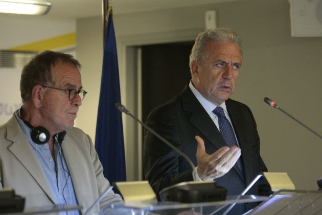 Ε.Ε. προς πρόσφυγες: «Ακολουθήστε τις νόμιμες διαδικασίες»